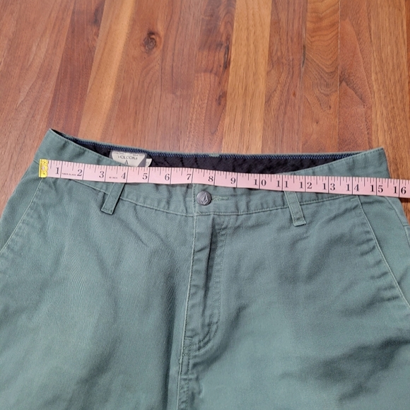 Men's Volcom Corpo Class Flat Front Chino Shorts Size 31 - Picture 11 of 12